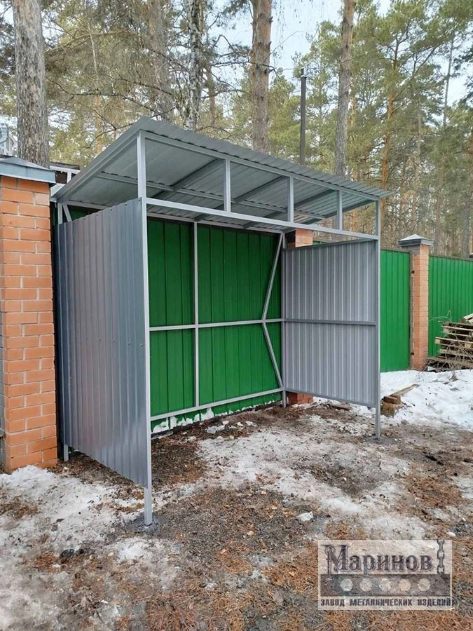 Металлический навес контейнерной площадки с боковыми панелями и треугольными подкосами Н-38 — фото 1