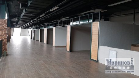 Металлические каркасы торговых секций с прямоугольными проёмами и боковыми панелями О-3
