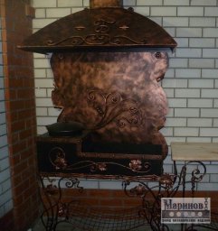 Металлический мангал с фигурным вытяжным зонтом и декоративными вставками на жаровне М-6
