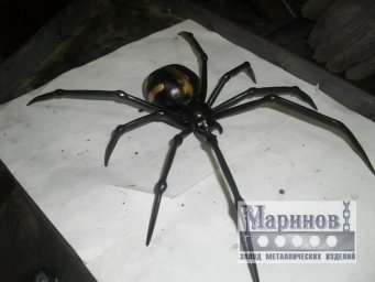 Декоративный металлический паук с длинными лапами и золотистыми акцентами Д-18